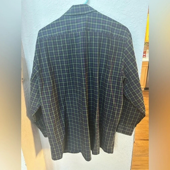 LL Bean wrinkle resistant plaid men’s button up shirt. Size: Large - Reg. - Picture 3 of 3
